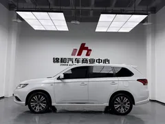 2021 Mitsubishi Outlander 2.0L 2WD 5 Seats, белый — фото 13
