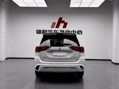 2021 Mitsubishi Outlander 2.0L 2WD 5 Seats, белый — фото 14