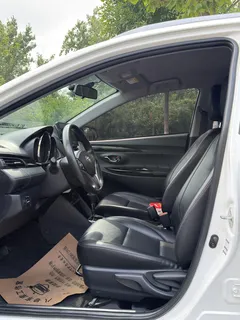 2022 Toyota Yaris L Zhixuan 1.5L CVT Luxury Plus, белый — фото 3