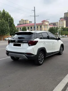 2022 Toyota Yaris L Zhixuan 1.5L CVT Luxury Plus, белый — фото 8