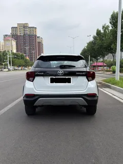 2022 Toyota Yaris L Zhixuan 1.5L CVT Luxury Plus, белый — фото 9