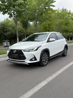 2022 Toyota Yaris L Zhixuan X 1.5L CVT Luxury Plus, белый — фото 1