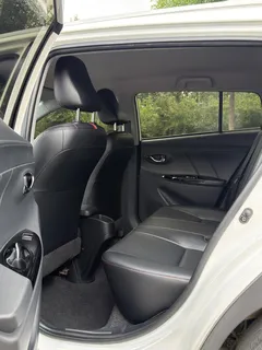 2022 Toyota Yaris L Zhixuan X 1.5L CVT Luxury Plus, белый — фото 6