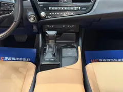 2021 Lexus ES 200 Luxury, синий — фото 11