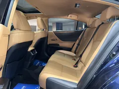 2021 Lexus ES 200 Luxury, синий — фото 17