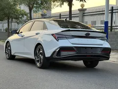 2023 Hyundai Elantra 1.5L CVT LUX Premium, белый — фото 10