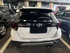 2022 Toyota Yaris L Zhixuan X 1.5L CVT Luxury Plus, белый — фото 8