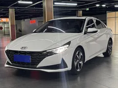 2022 Hyundai Elantra 1.5L CVT LUX Premium, белый — фото 1