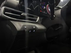 2022 Hyundai Elantra 1.5L CVT LUX Premium, белый — фото 9
