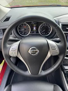 2023 Nissan Tiida 1.6L CVT, красный — фото 4