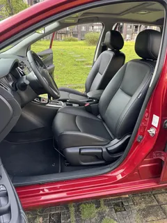 2023 Nissan Tiida 1.6L CVT, красный — фото 6