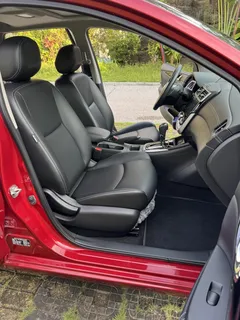 2023 Nissan Tiida 1.6L CVT, красный — фото 10