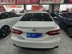 2022 Toyota Camry 2.0GVP Leading, белый — фото 9