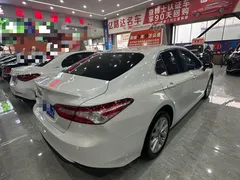 2022 Toyota Camry 2.0GVP Leading, белый — фото 10