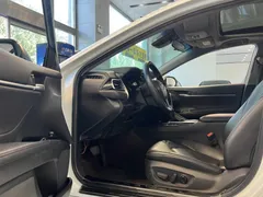 2023 Toyota Camry 2.0GVP Leading, белый — фото 4