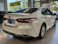 2023 Toyota Camry 2.0GVP Leading, белый — фото 7