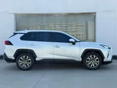 2023 Toyota RAV4 2.0L CVT 2WD Fashion, белый — фото 3