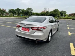 2021 Toyota Camry 2.0G Luxury — фото 8