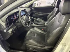 2022 Hyundai Elantra 1.5L CVT LUX Premium, белый — фото 4