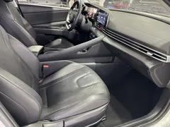 2022 Hyundai Elantra 1.5L CVT LUX Premium, белый — фото 10