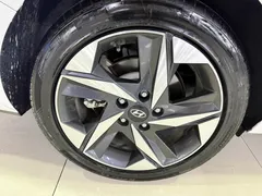 2022 Hyundai Elantra 1.5L CVT LUX Premium, белый — фото 12