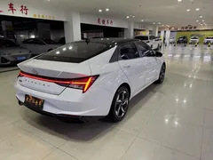 2022 Hyundai Elantra 1.5L CVT LUX Premium, белый — фото 13