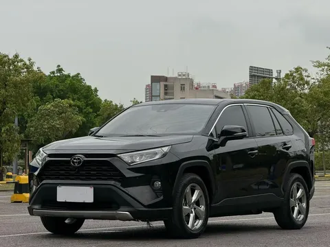 2022 Toyota RAV4 2.0L CVT 2WD Fashion Plus