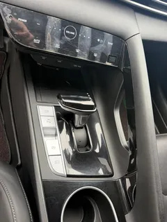 2022 Hyundai Elantra 1.5L CVT LUX Premium, красный — фото 10