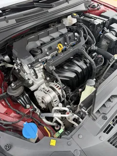 2022 Hyundai Elantra 1.5L CVT LUX Premium, красный — фото 11