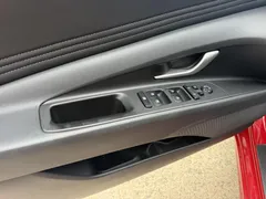 2022 Hyundai Elantra 1.5L CVT LUX Premium, красный — фото 18
