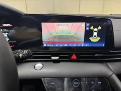 2022 Hyundai Elantra 1.5L CVT LUX Premium, красный — фото 21