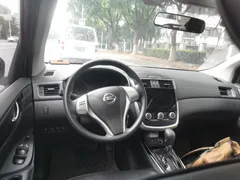 2021 Nissan Tiida 1.6L CVT, красный — фото 5