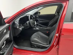 2021 Hyundai Elantra 1.5L CVT LUX Premium, красный — фото 12