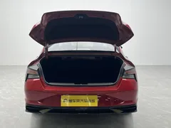 2021 Hyundai Elantra 1.5L CVT LUX Premium, красный — фото 15