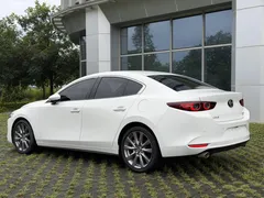 2022 Mazda Mazda3 2.0L AT, белый — фото 5