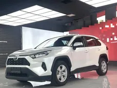 2023 Toyota RAV4 2.0L CVT 2WD, белый — фото 1