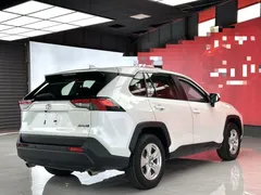 2023 Toyota RAV4 2.0L CVT 2WD, белый — фото 7