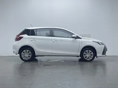 2022 Toyota Yaris L Zhixuan 1.5L CVT Leading Plus, белый — фото 8