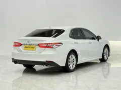2022 Toyota Camry 2.0G Luxury, белый — фото 6
