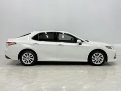 2022 Toyota Camry 2.0G Luxury, белый — фото 7