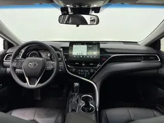 2022 Toyota Camry 2.0G Luxury, белый — фото 8