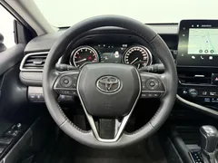 2022 Toyota Camry 2.0G Luxury, белый — фото 10