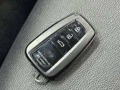 2022 Toyota Camry 2.0G Luxury, белый — фото 17