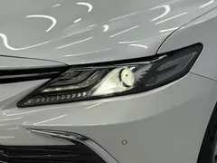 2022 Toyota Camry 2.0G Luxury, белый — фото 18