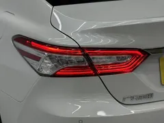 2022 Toyota Camry 2.0G Luxury, белый — фото 19