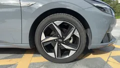 2021 Hyundai Elantra 1.5L CVT LUX Premium — фото 5
