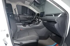 2022 Toyota RAV4 2.0L CVT 2WD Urban, белый — фото 15