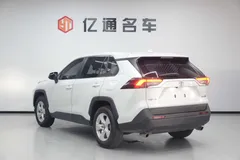 2022 Toyota RAV4 2.0L CVT 2WD Urban, белый — фото 16