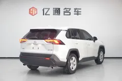 2022 Toyota RAV4 2.0L CVT 2WD Urban, белый — фото 18