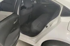 2021 Toyota Corolla 1.5L CVT Elite, белый — фото 12
